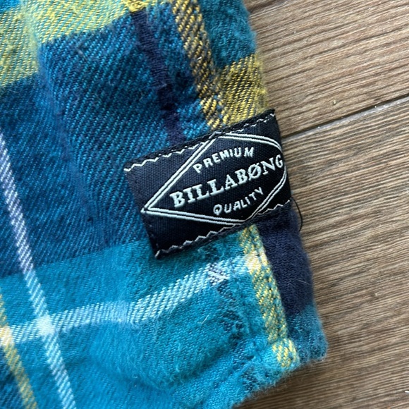 BILLABONG Teal and Yellow Plaid Casual Shirt  !! Medium - Picture 4 of 6